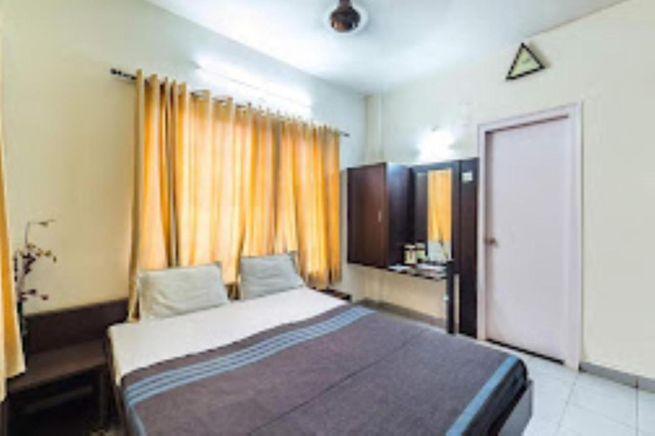 Hotel Abhishek ,Насик Экстерьер фото