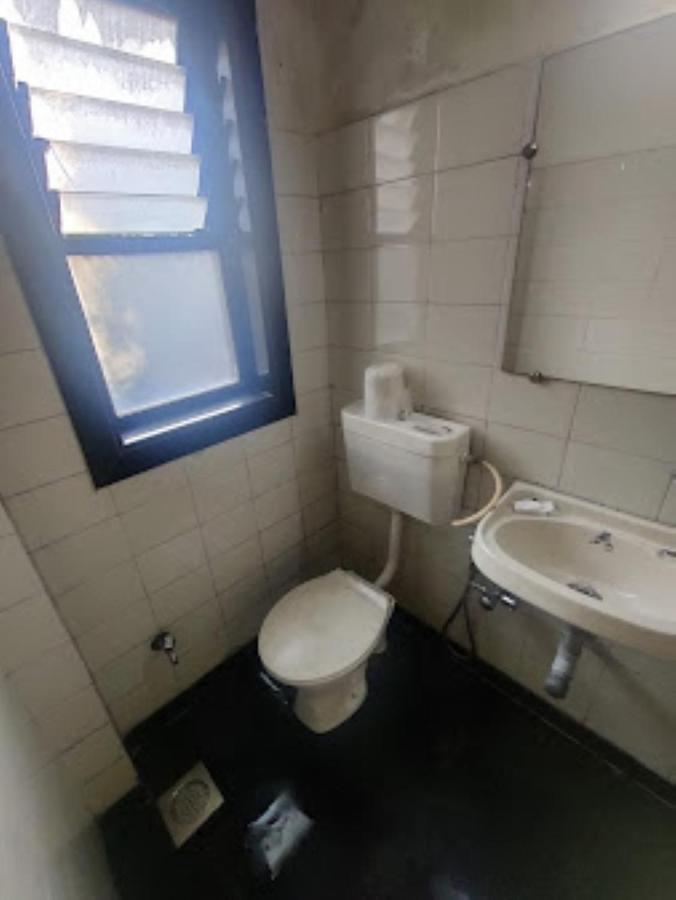 Hotel Abhishek ,Насик Экстерьер фото