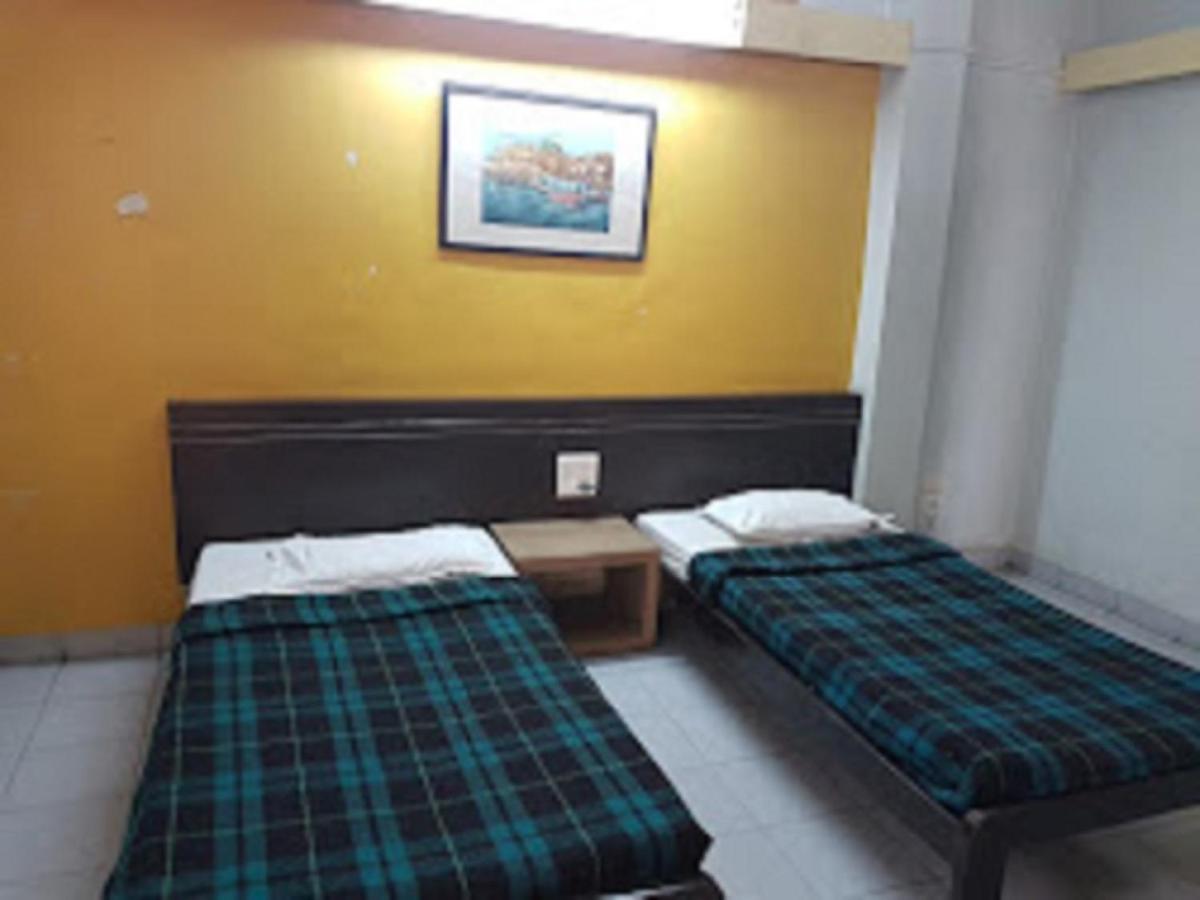 Hotel Abhishek ,Насик Экстерьер фото